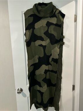 Sleeveless Camo Turtleneck Midi Sweater Dress